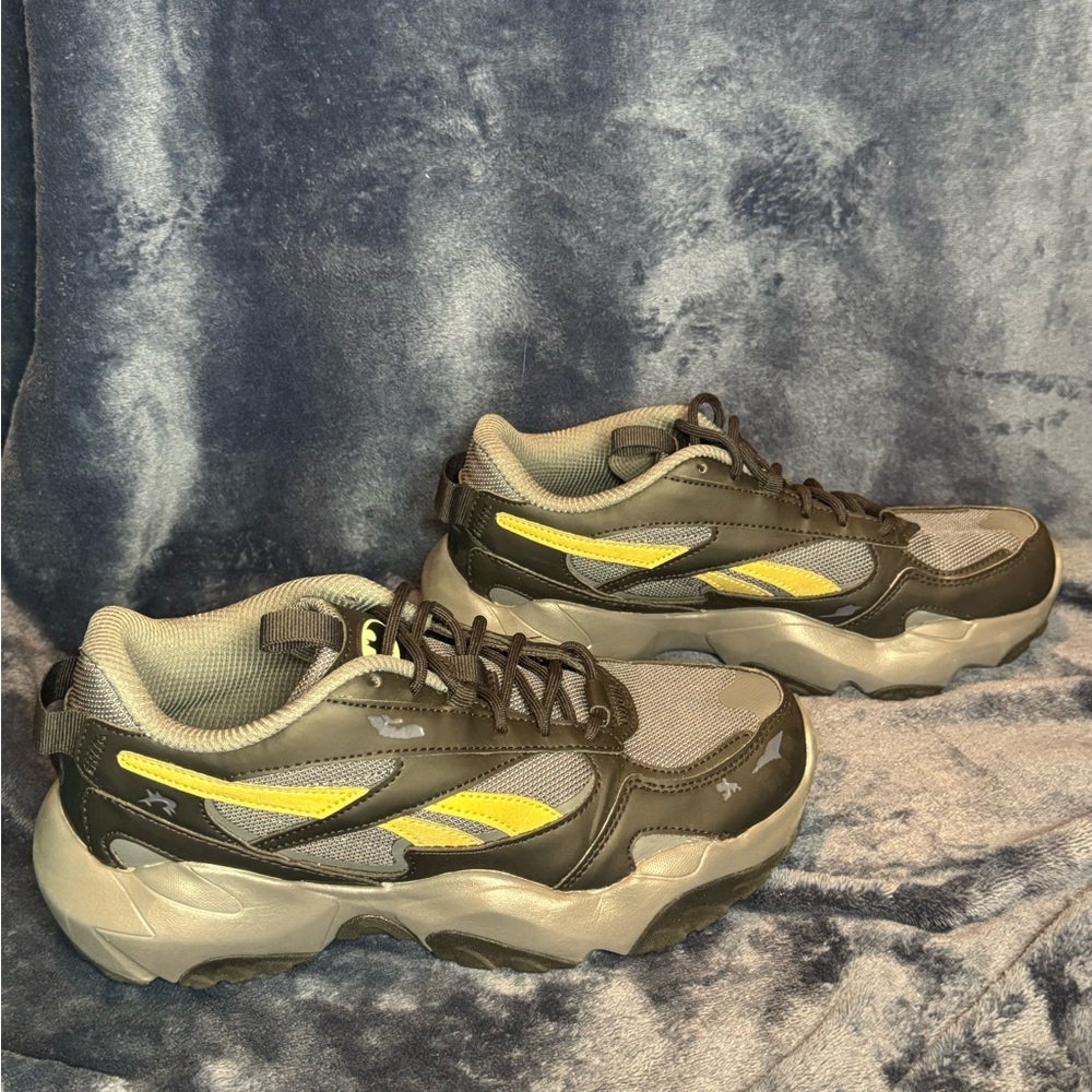 DC Batman Reebok Sneakers - Picture 3 of 7